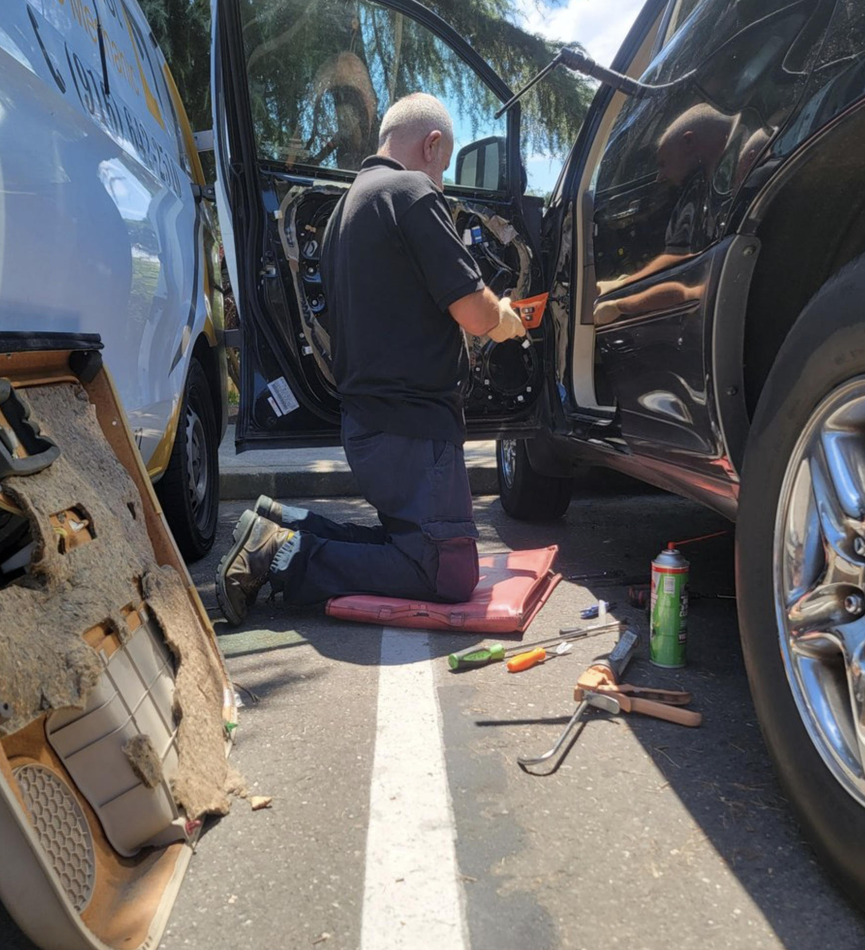 Louisville-car-mechanic image shows auto electrical solutions
